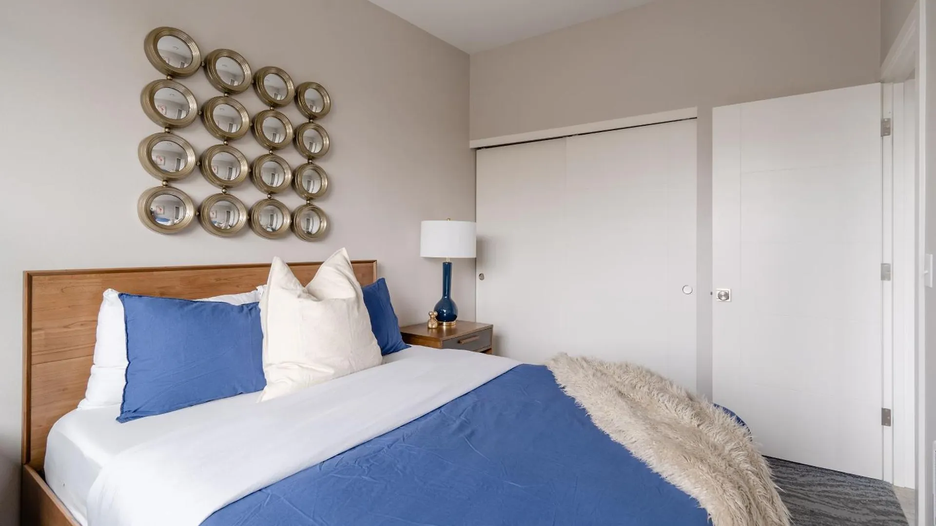 Apartment Retro Modern 2-Bedroom With 90 Walkscore Portland United States