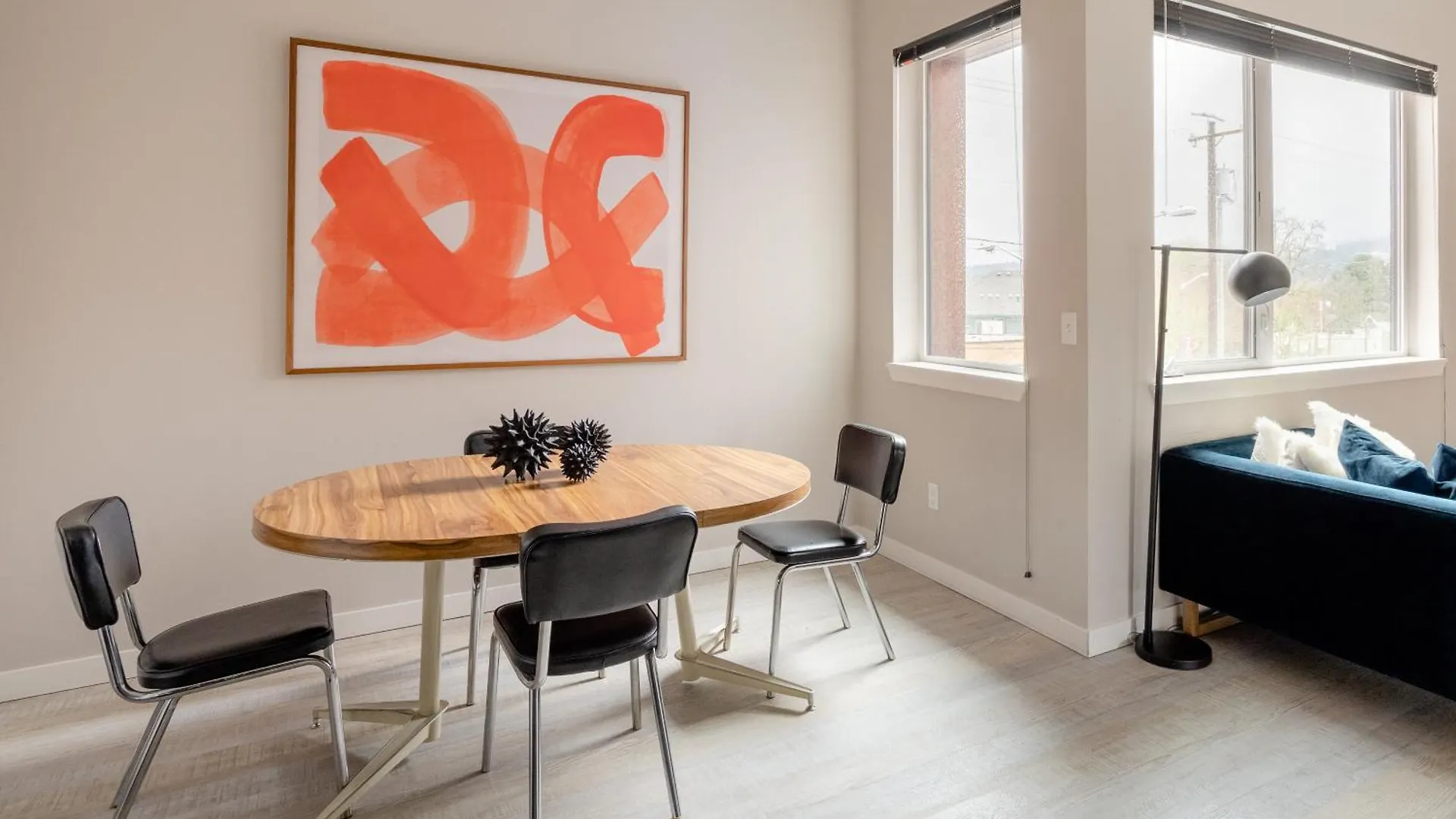 Retro Modern 2-Bedroom With 90 Walkscore Portland 0*,