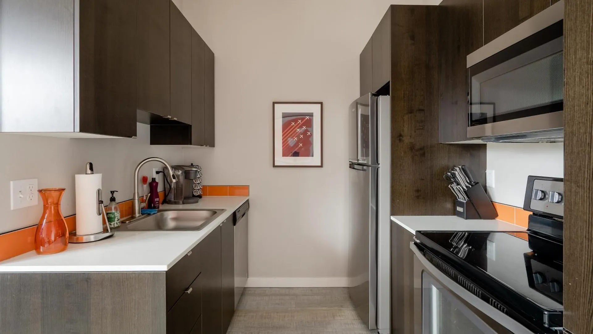 Retro Modern 2-Bedroom With 90 Walkscore Portland United States