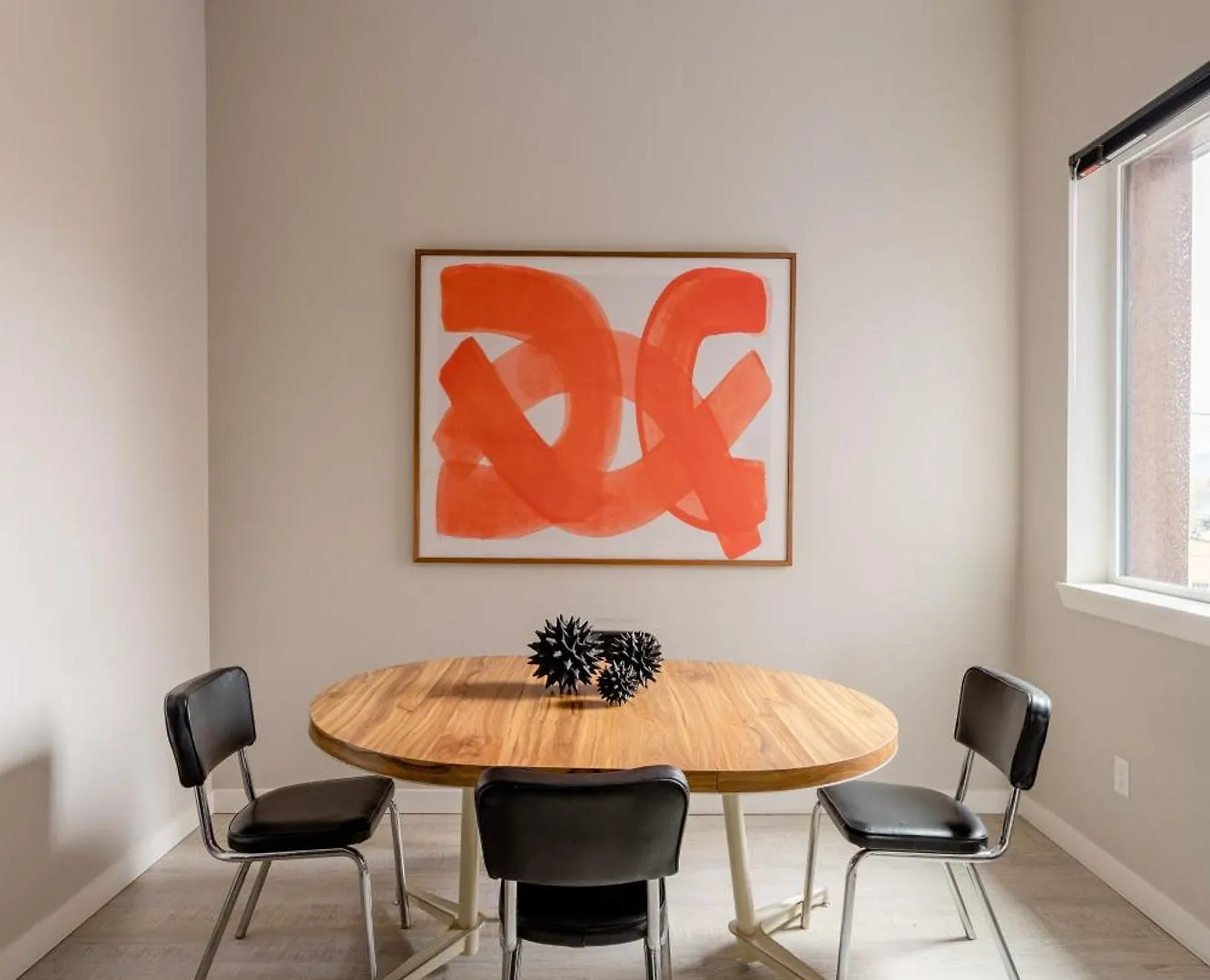 Retro Modern 2-Bedroom With 90 Walkscore Portland United States