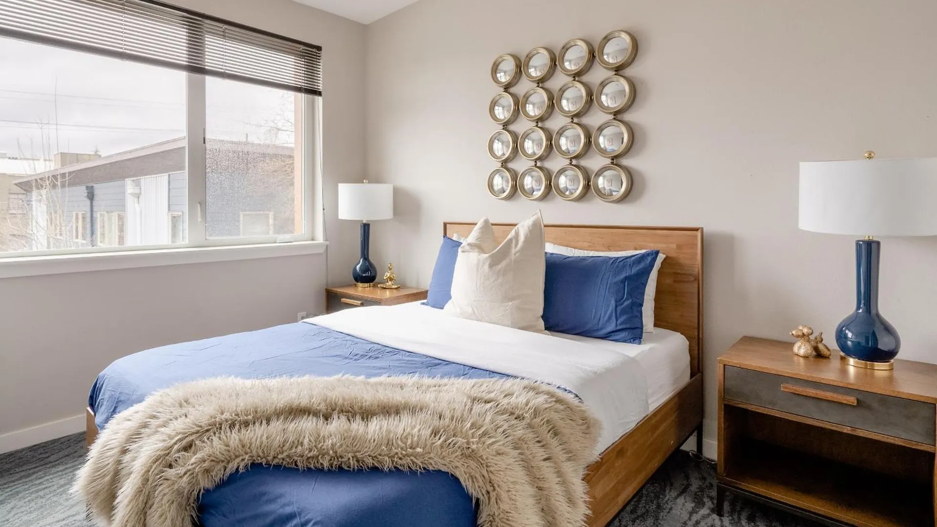 Retro Modern 2-Bedroom With 90 Walkscore Portland 0*,