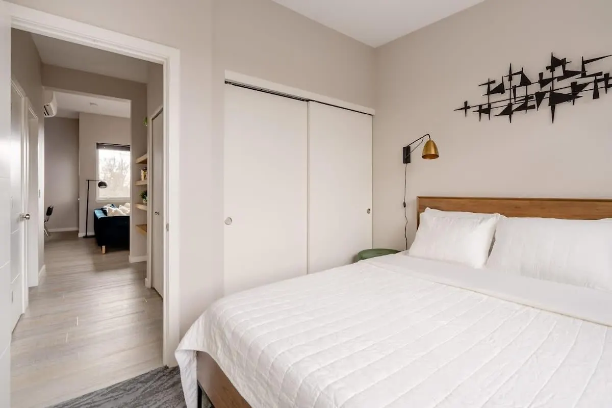 Retro Modern 2-Bedroom With 90 Walkscore Portland United States