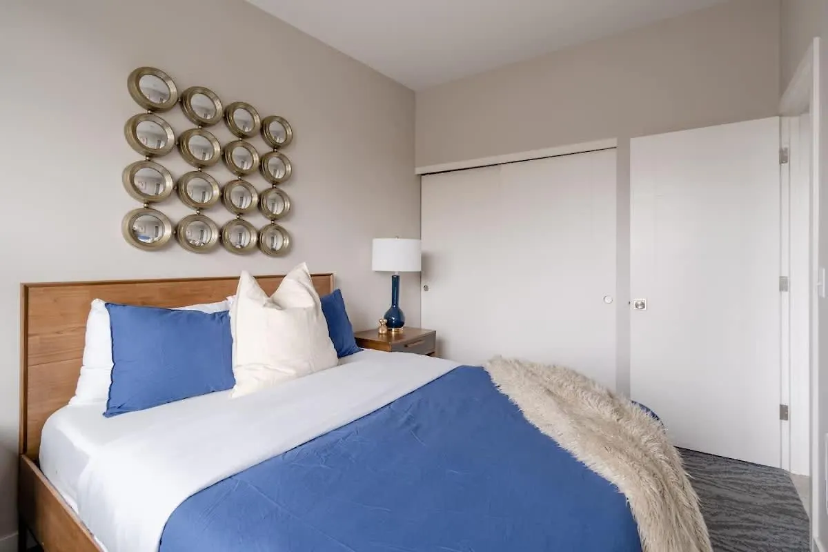 Retro Modern 2-Bedroom With 90 Walkscore Portland