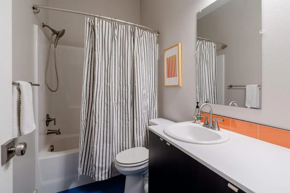 Retro Modern 2-Bedroom With 90 Walkscore Portland 0*,