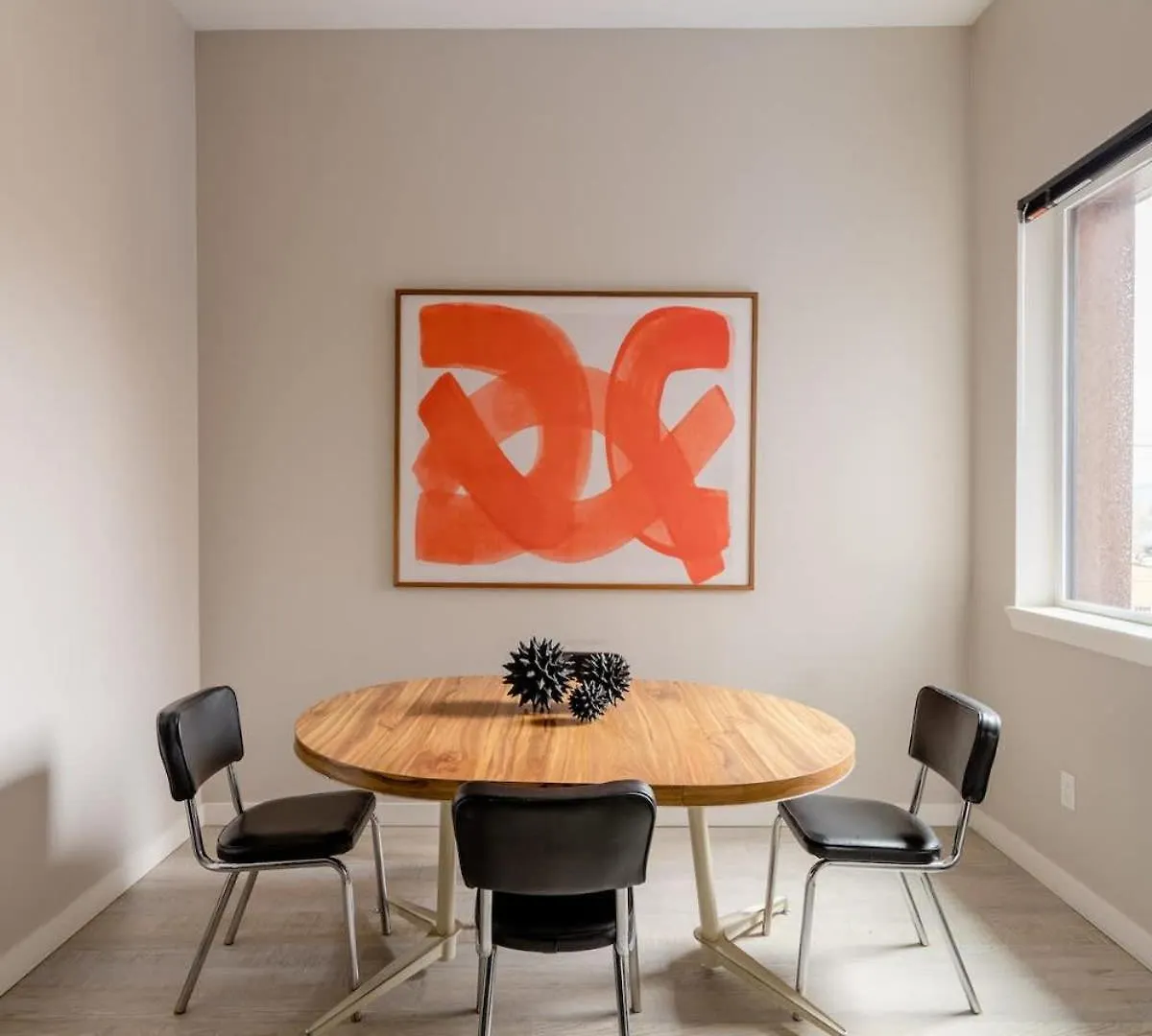 Retro Modern 2-Bedroom With 90 Walkscore Portland 0*,  United States